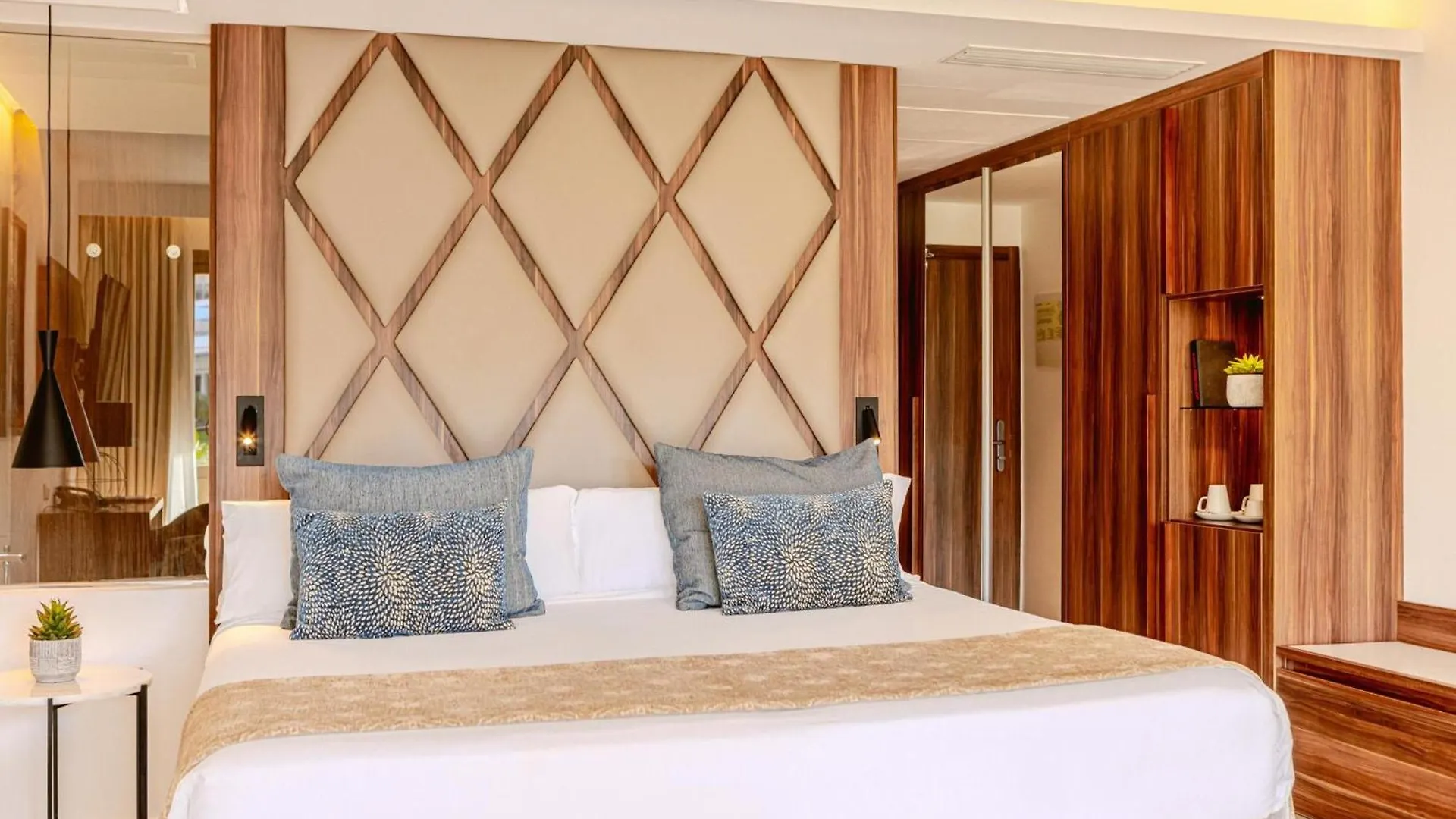 Zafiro Palace Palmanova Aparthotel Palma Nova (Mallorca)