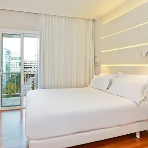*** Отель Nh Les Corts Испания