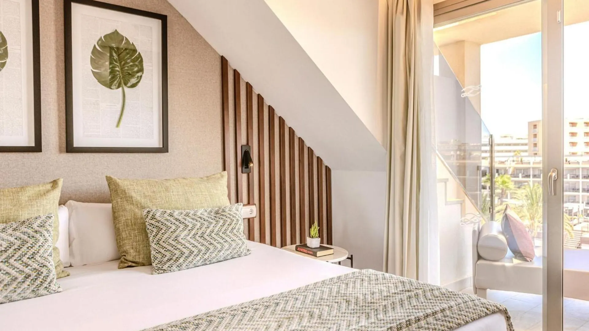 Zafiro Palace Palmanova 5*,  Spanje