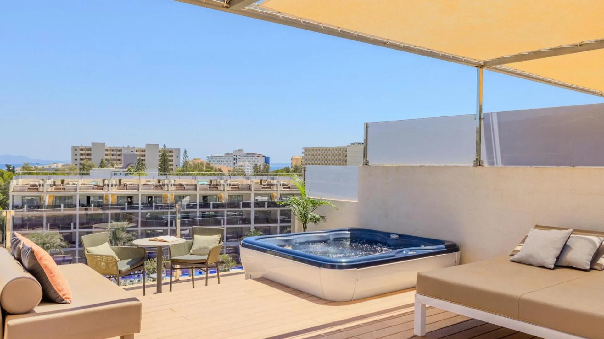 ***** Aparthotel Zafiro Palace Palmanova Spanje