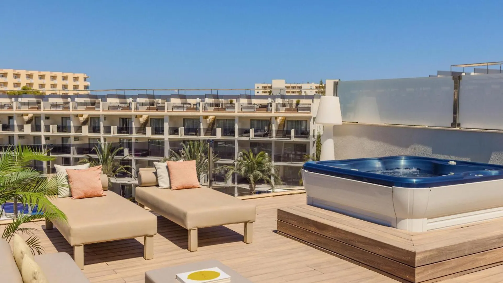 Zafiro Palace Palmanova Aparthotel