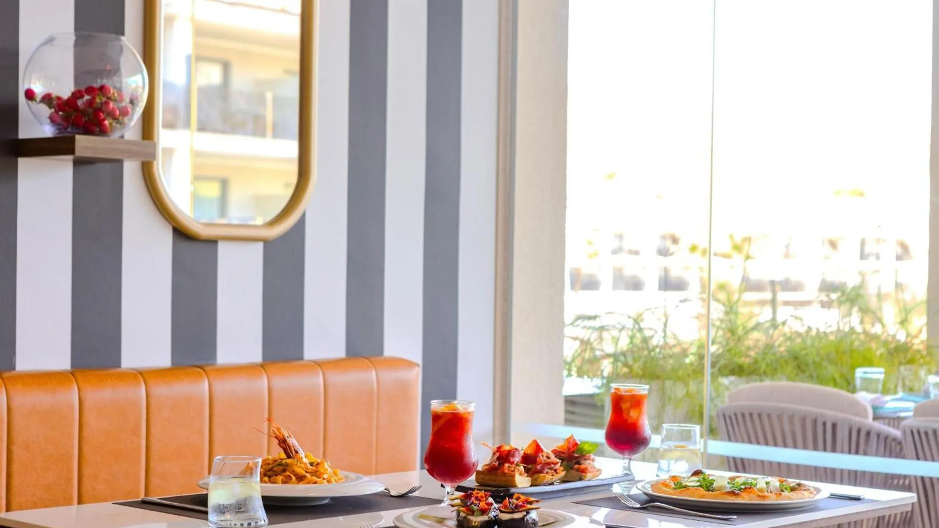 Zafiro Palace Palmanova 5*,
