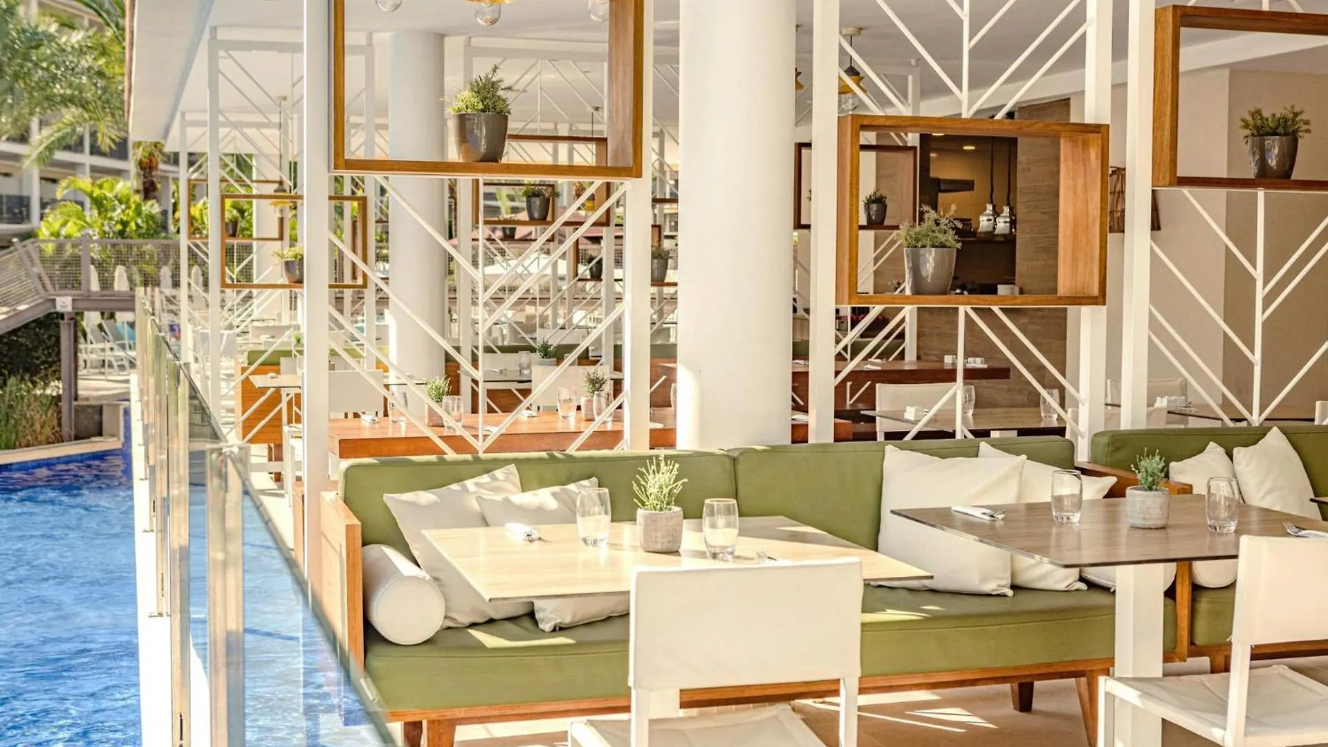 Zafiro Palace Palmanova 5*,