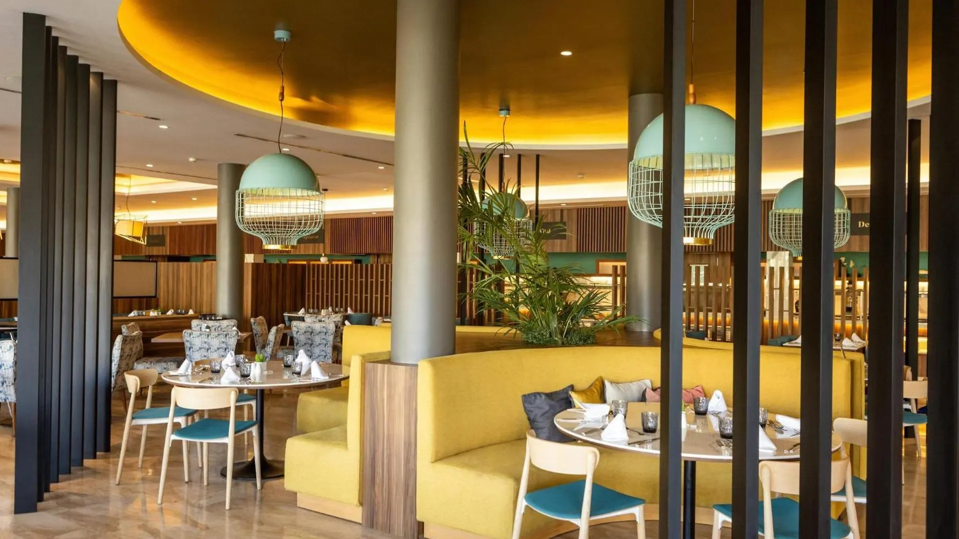 Aparthotel Zafiro Palace Palmanova