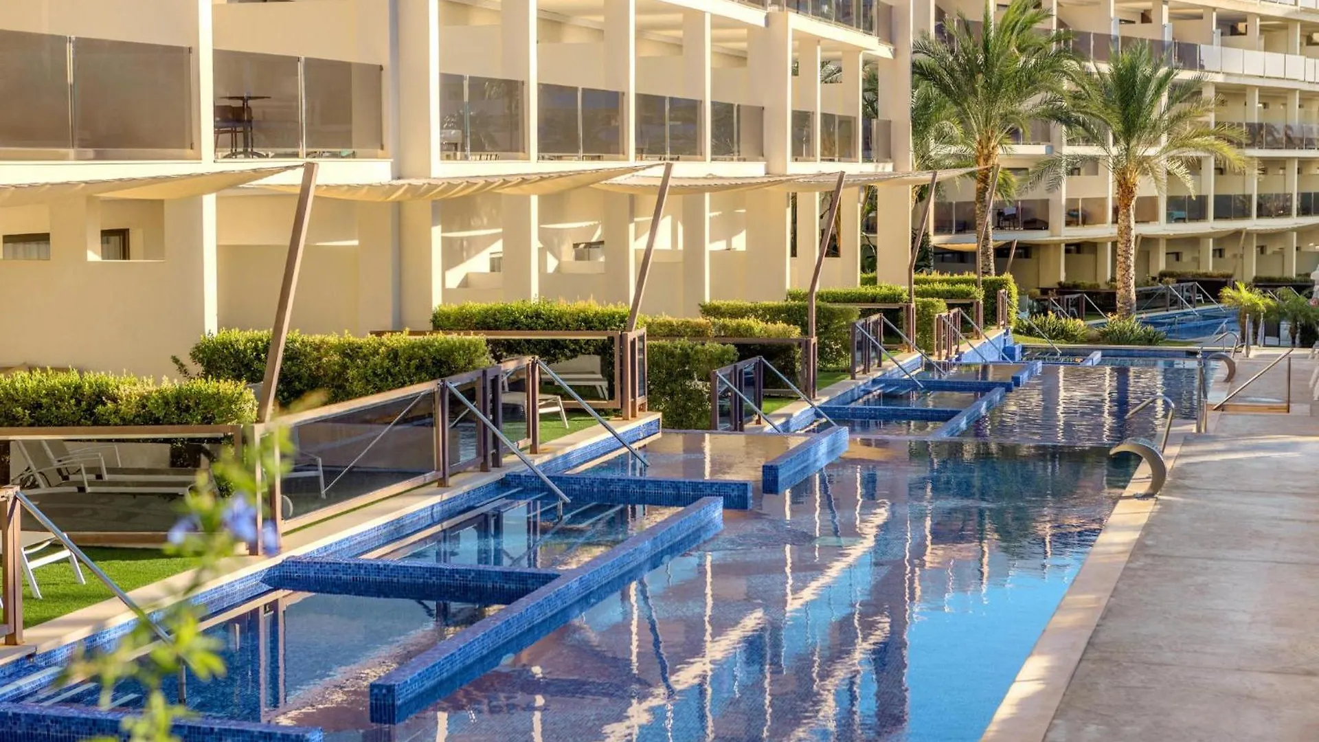 Zafiro Palace Palmanova 5*,  Spanje